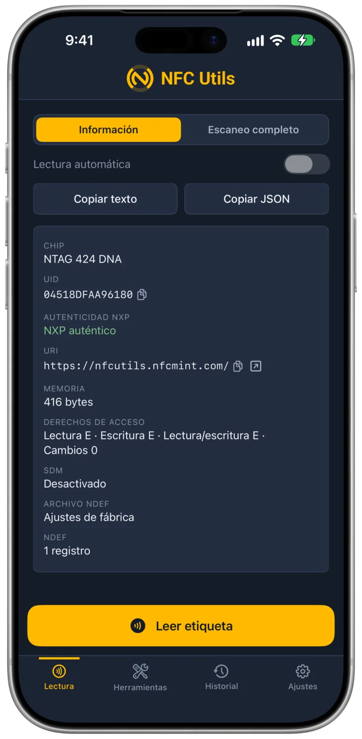 NFC Utils muestra la lectura de una etiqueta NTAG 424 DNA con la firma de fábrica de NXP verificada.